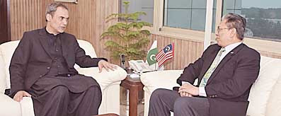 Zubair Gilani meeting with Malaysian High Commissioner