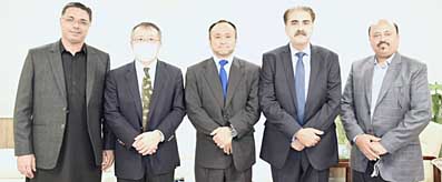 M Azfar Ahsan with GM Mitsui