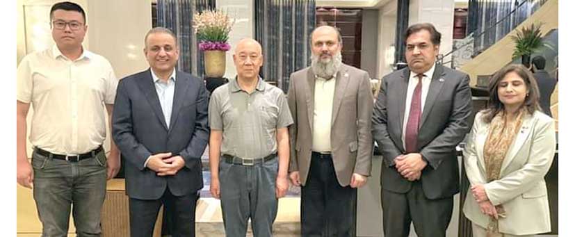 Abdul Aleem Khan with Chairman Li Qiwang