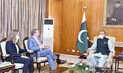 President urges foreign investors to benefit from Pakistan’s liberal investment regime